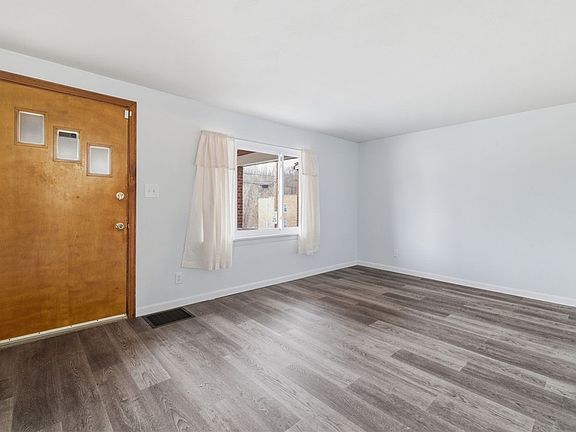 5th image of 1603 Brookline Blvd