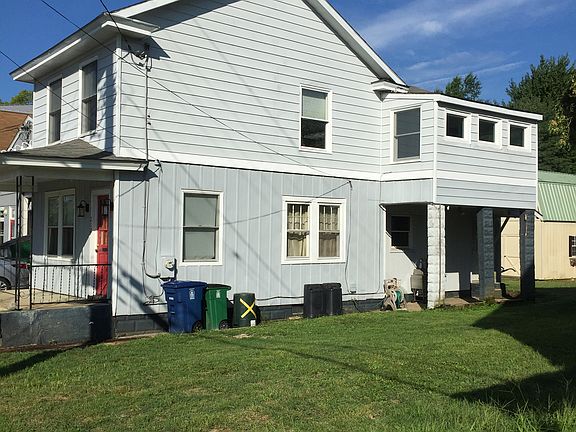 4th image of 212 Eastern Ave