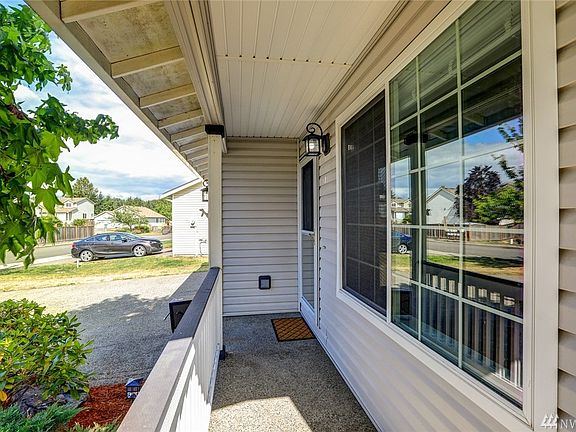 3rd image of 8402 197th Street Ct E
