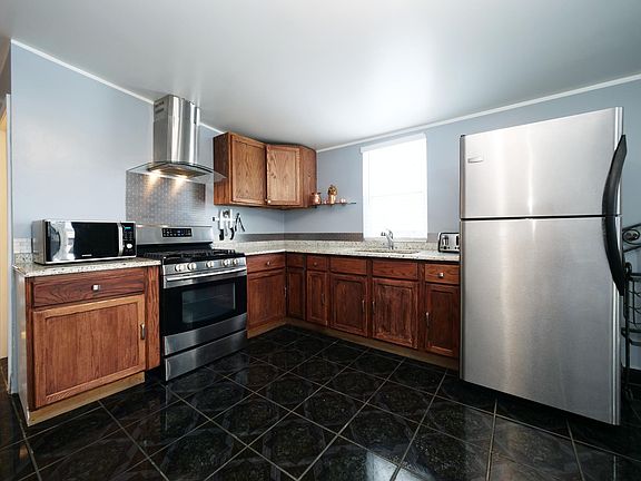 4th image of 2843 N Kostner Ave #2