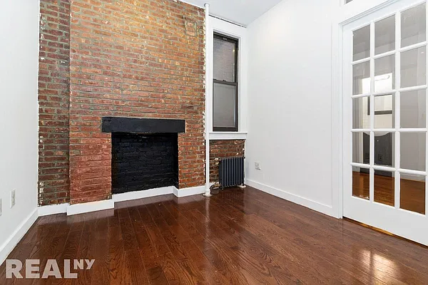 Rented by REAL New York | media 27