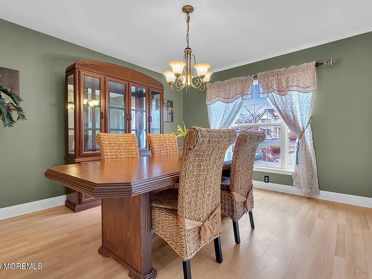 107 Shenandoah Blvd — Photo 11