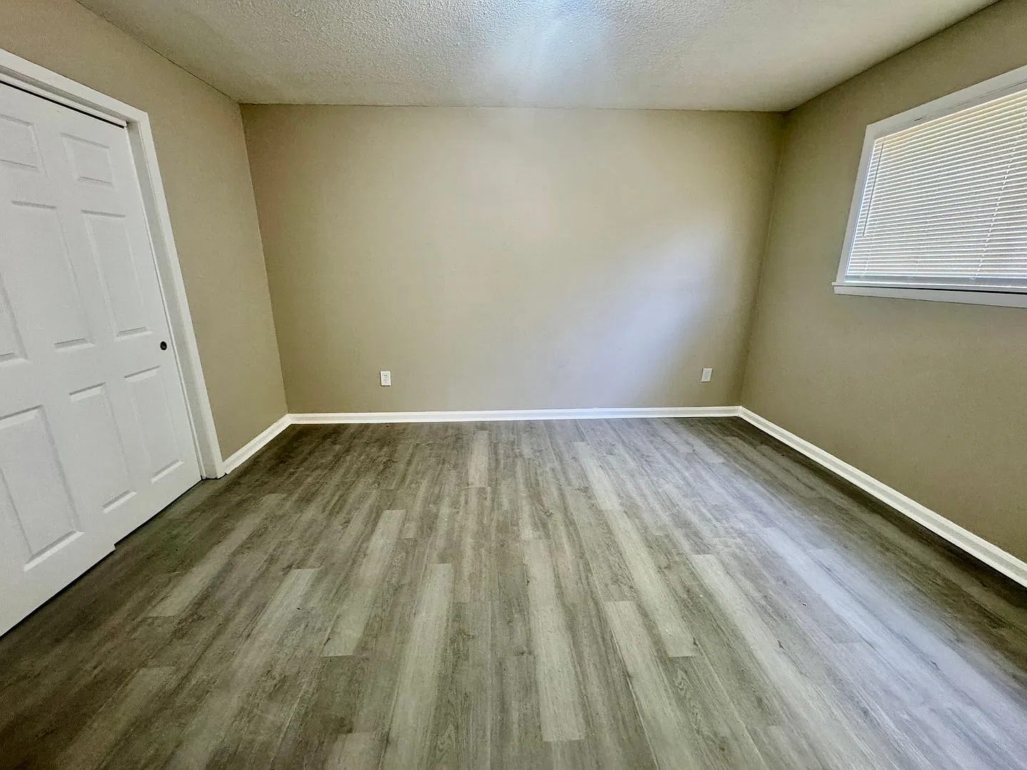 4 Bedroom In Berclair Ready Today — Photo 3