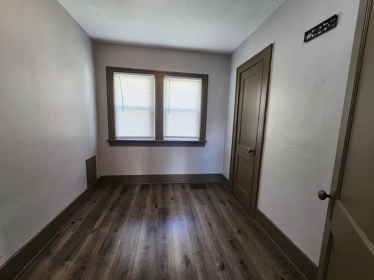 526 Kirkwood Ave — Photo 13