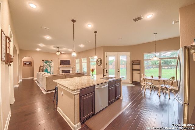 1st image of 521 Sittre Dr