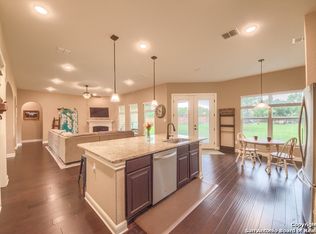 521 Sittre Dr, Castroville, TX 78009