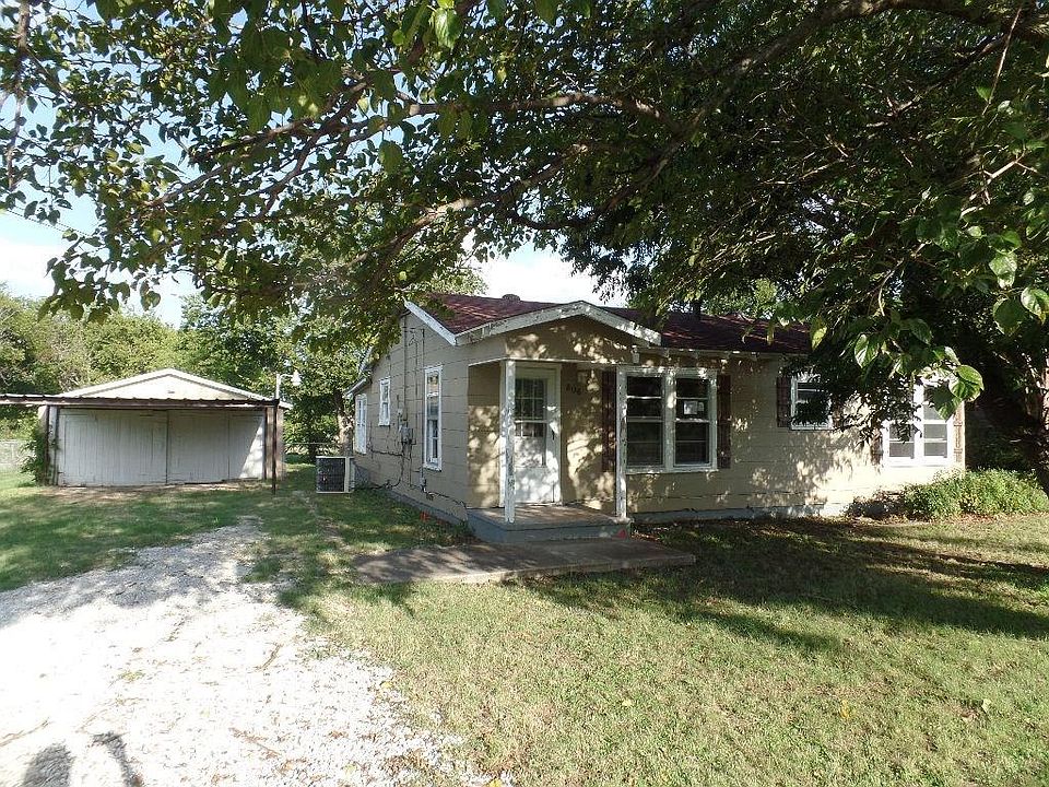 1st image of 808 Easley St