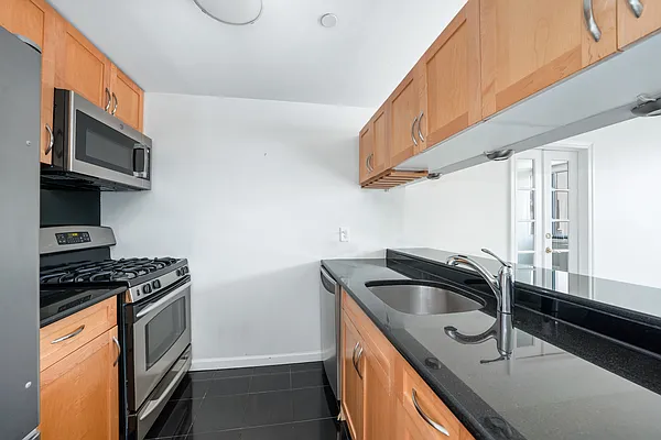 Rented by Douglas Elliman | media 7