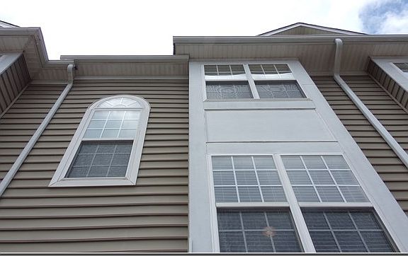 3rd image of 6433 Park Pond Dr