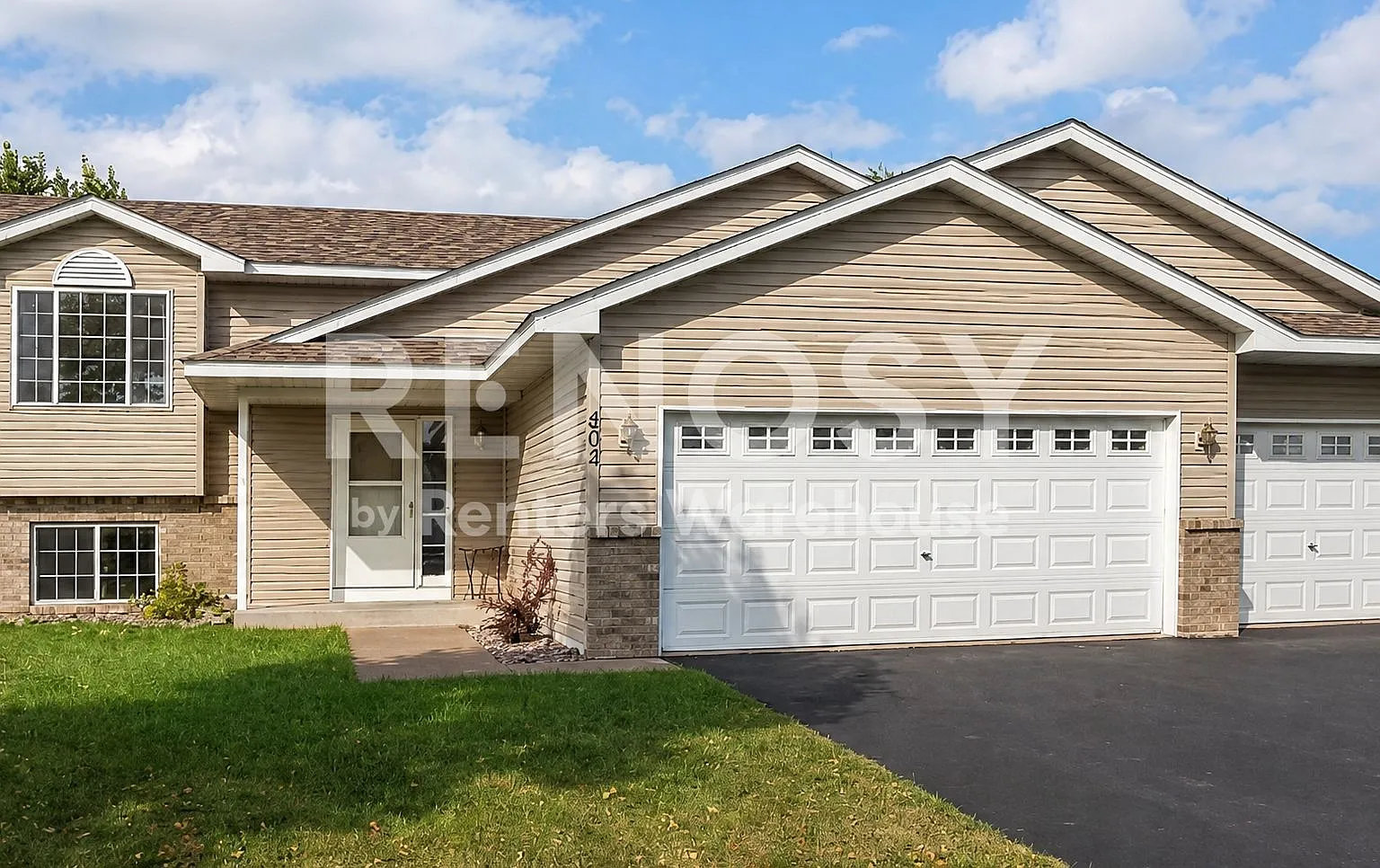 Available October 1st 3 Bedroom 2 Bath Single Family Home in Braham — Photo 1