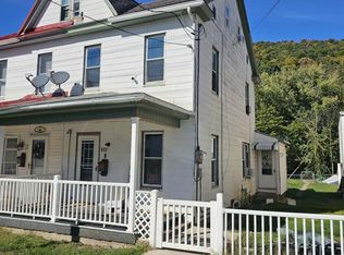917 Center St, Coal Township, PA 17866