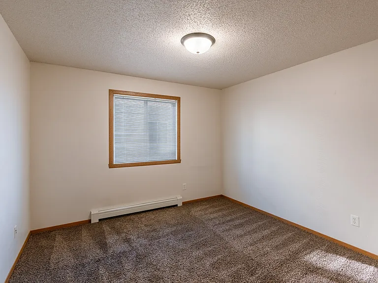 Fargo, ND Thunder Creek Apartments | Bedroom