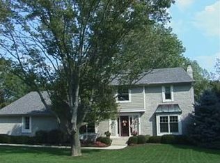 65 Williamsburg Ct, Zionsville, IN 46077