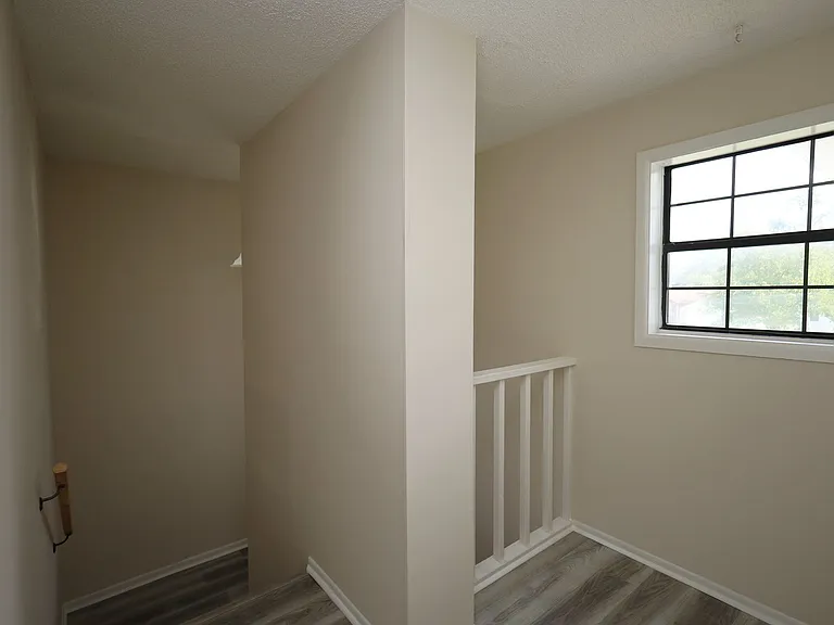 2820 Kirkwood Cir — Photo 9