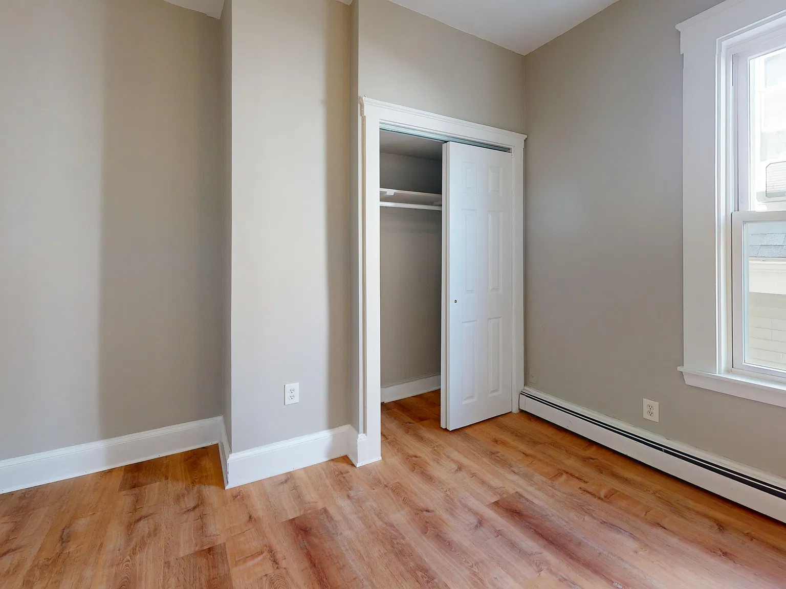3 bed, 800 sqft, $3,195 — Photo 3