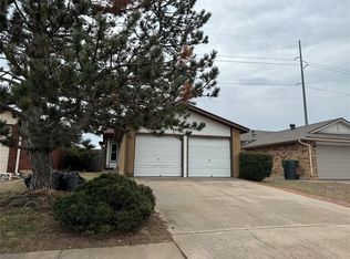 1914 Shadow St, Norman, OK 73071