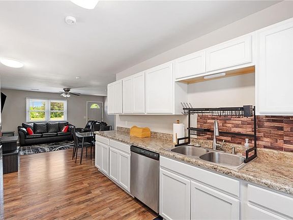 5th image of 1084 Middlefork Dr