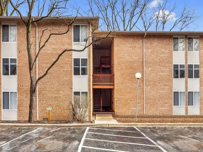 5817 Oakwood Dr APT F, Lisle, IL, 60532