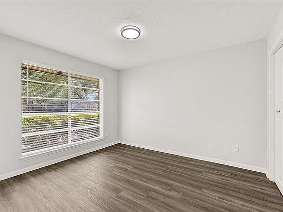 4th image of 5910 Verdome Ln