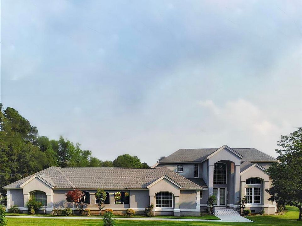 1st image of 803 Park Cir