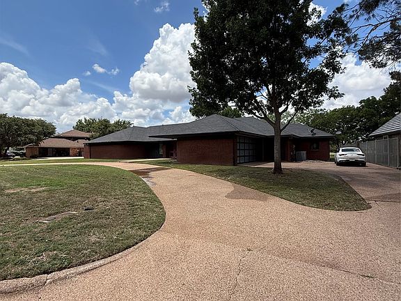 2nd image of 14 Fairway Oaks Blvd