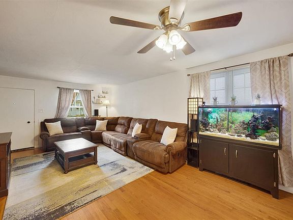 4th image of 6216 Radom Ave