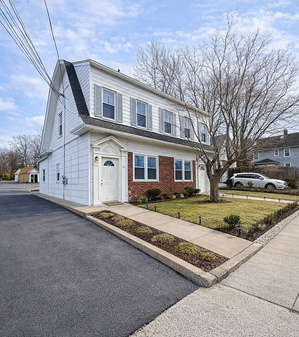 1 bed, 700 sqft, $1,800 — Photo 2