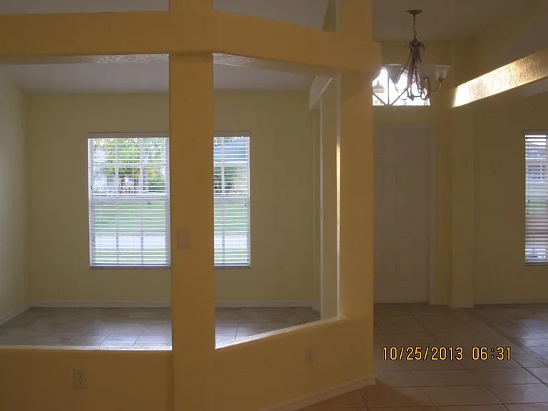 4509 SW 20th Pl — Photo 6