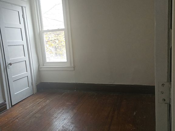 4th image of 6 Balsam Ave #2