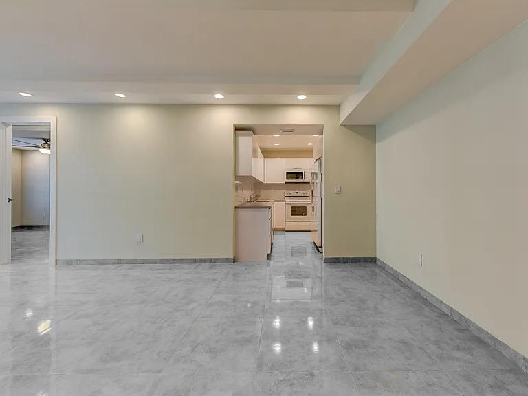Residences at The Falls — Photo 17