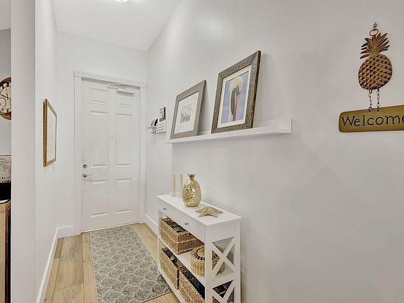 3rd image of 22 Harbour Isle Dr #105