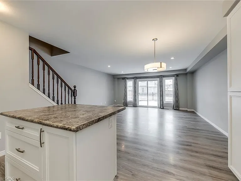 60 Netherwood Rd — Photo 6