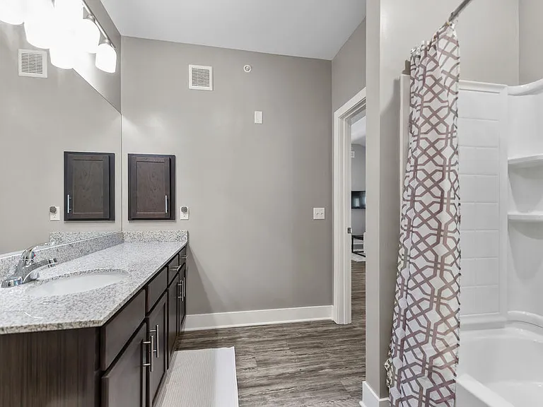 Bonavia Luxury Apartments — Photo 27