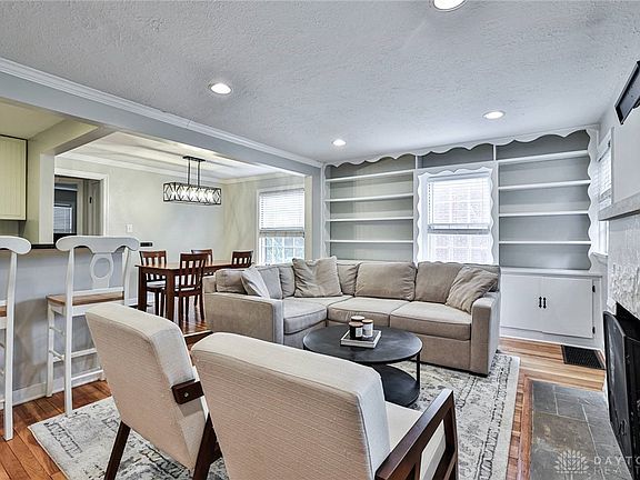 5th image of 407 Claranna Ave