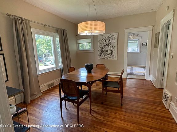 5th image of 301 W Barnes Ave