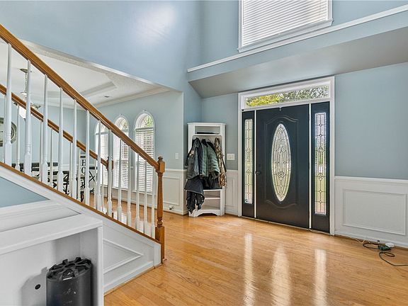 3rd image of 477 Waterford Point Dr