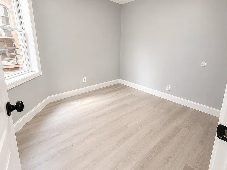 96 Eaton Pl #4 — Photo 6