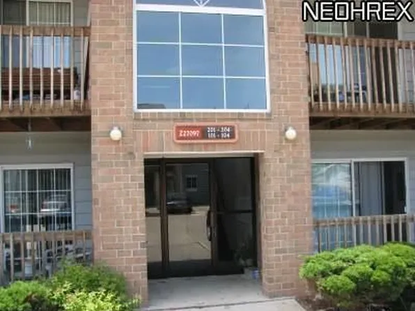 27097 Oakwood Cir Unit Z-103, Olmsted Twp, OH 44138