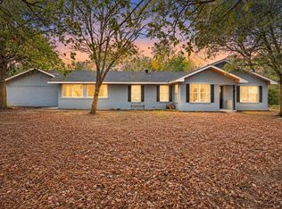 102 Old Pecan, Ennis, TX 75119