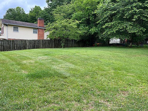 5th image of 3204 Hartley Cir