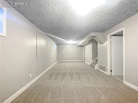 2423 Camelot Ct — Photo 13