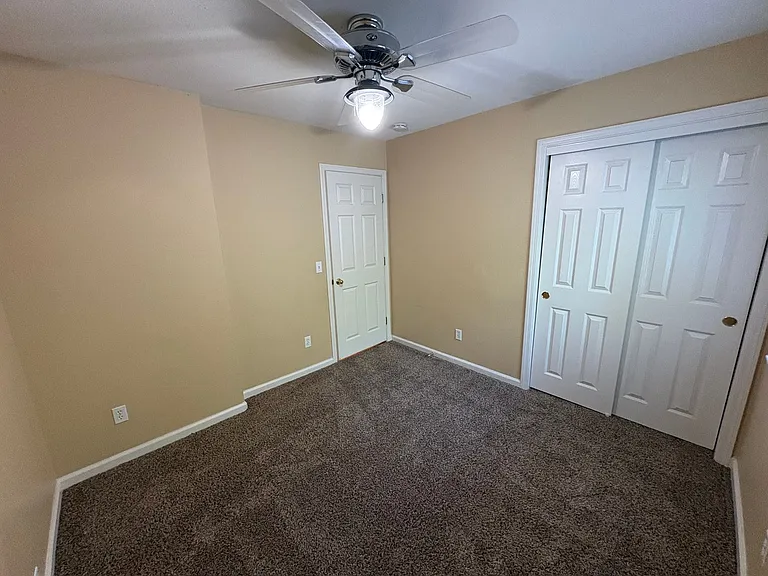 703 W Russell Ave — Photo 24