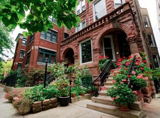 624 W Oakdale Ave, Chicago, IL 60657