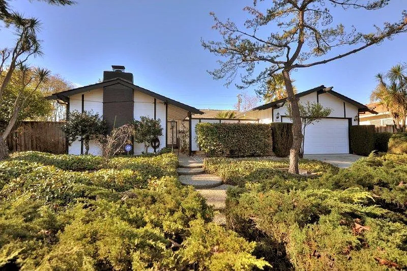 10355 Prune Tree Ln photo 1