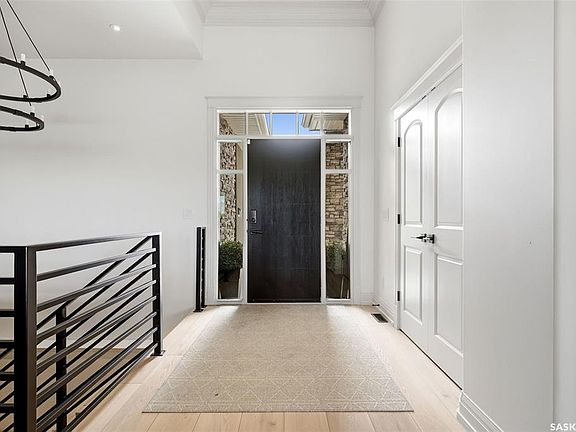 3rd image of 164 Oxbow CRESCENT
