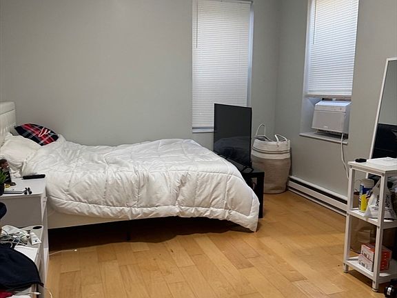 5th image of 20 Linwood St #1