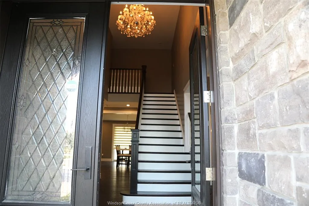 4 bed, 2.5 bath, $3,900 — Photo 4
