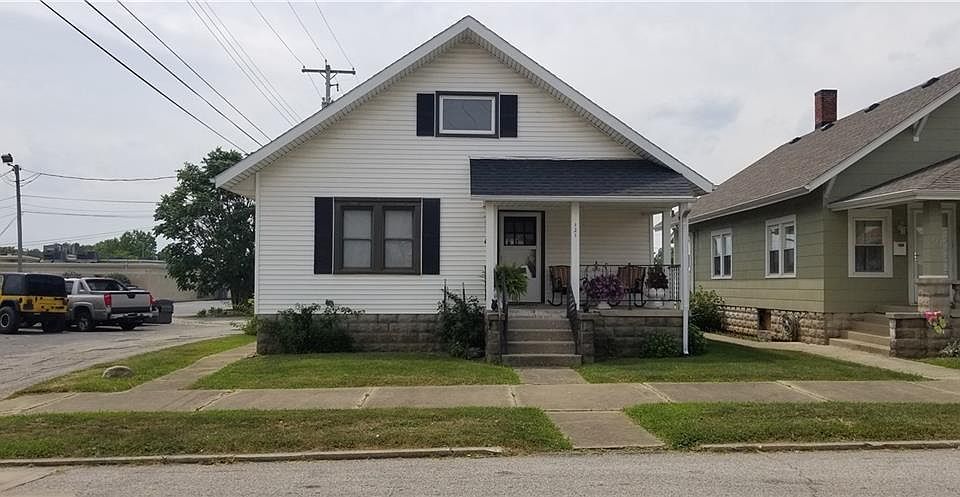 1st image of 121 N Monfort St