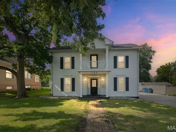105 W Clay St, Troy, IL 62294