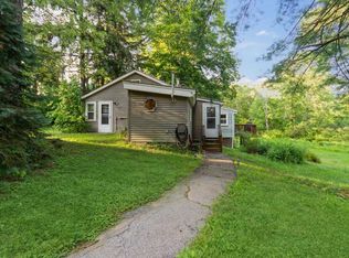 962 N Quaker Ln, Staatsburg, NY 12580